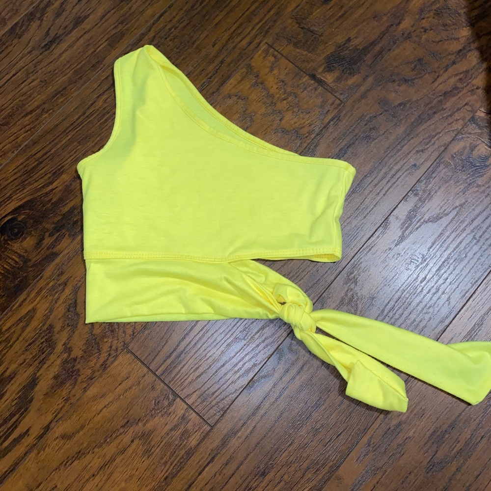 Yellow side knot one shoulder crop top